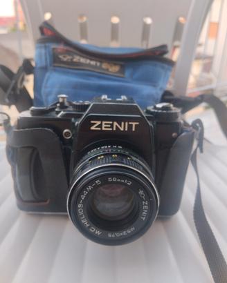 Machina fotogrrafica Zenit