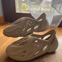 Yeezy Foam Runner Beige taglia 42