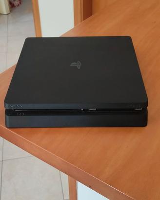 PS4 slim 