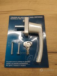 Maniglia finestra con chiave nuova