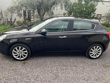 Alfa Romeo Giulietta 1.6 JTDm 2015 – Full optional