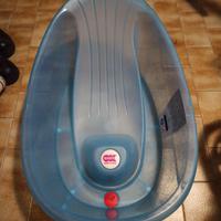 Vaschetta per lavare neonato con poggia schiena