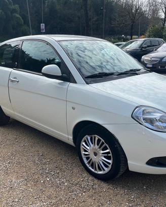 Lancia Ypsilon 1.4 Benzina/GPL - Neopatentati