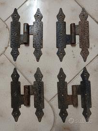 Cerniere rustiche in ferro battuto