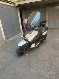 YAMAHA XMAX 250