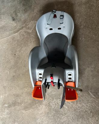 Seggiolino bici Decathlon per bambini.