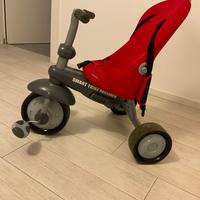 Triciclo a pedali per bambini con parasole