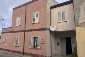 Immobile in asta di 118 m² con più di 5 locali a B