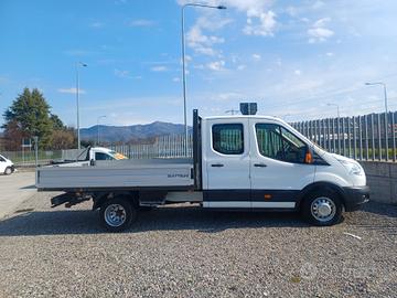FORD TRANSIT DOPPIA CABINA CON GANCIO TRAINO