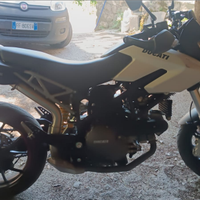 Ducati hypermotard 796