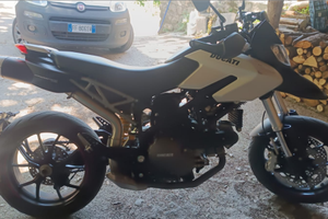 Ducati hypermotard 796