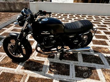 moto guzzi v7 2015