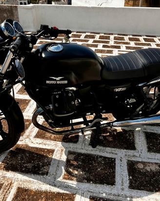moto guzzi v7 2015