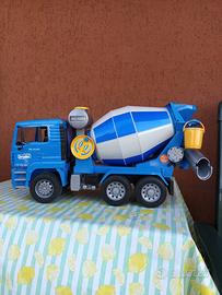 Camion betoniera Bruder