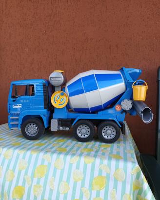 Camion betoniera Bruder