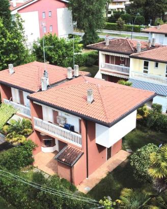 Casa in bifamiliare tricamere con ampio giardin...