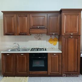 Cucina componibile color noce in buono stato 
