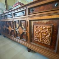 Mobile in legno antico intagliato