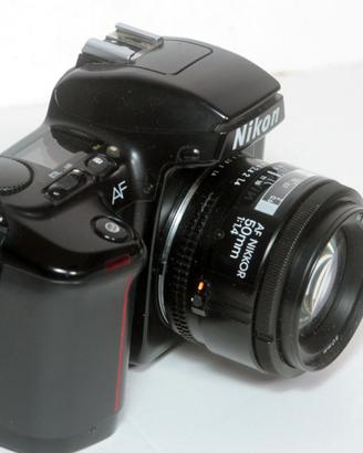 Macchina Fotografica Analogica NIKON F-601 + Obiet