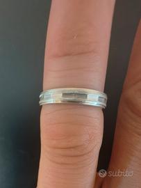 anello-fede in argento 925.