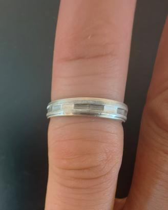 anello-fede in argento 925.