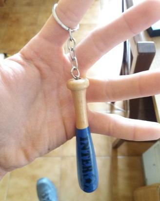 inter portachiavi a forma di mazza da baseball €1