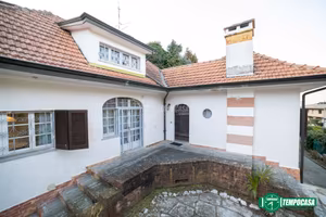 VILLA INDIPENDENTE IN ZONA COLLINARE A BAVENO