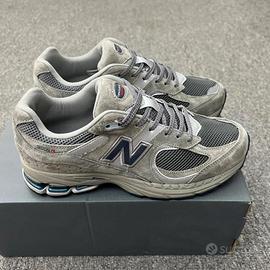 New Balance NB 2002R