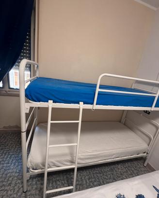 LETTO A CASTELLO IN METALLO BIANCO+2 MATERASSI