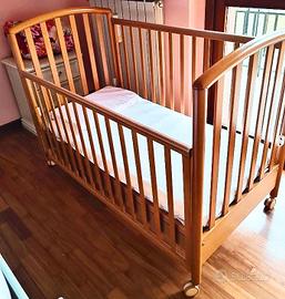 lettino in legno 
