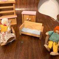 Arredamento completo per casa di bambole