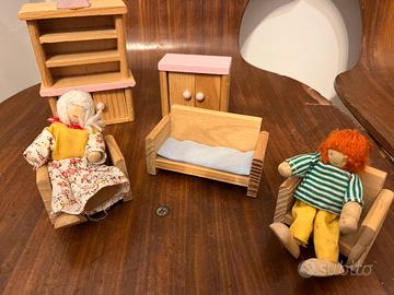 Arredamento completo per casa di bambole