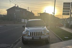 Jeep Cherokee 2.8 CRD Limited 2007 pronta all’uso