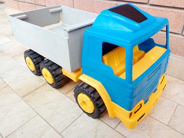 Camion, secchiello, paletta, rastrello, set golf