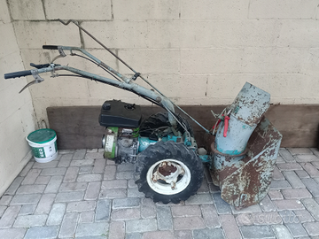 Motocoltivatore con fresa neve