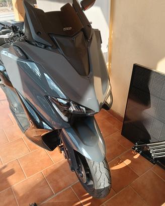 T-Max 560 Tech Max  2022