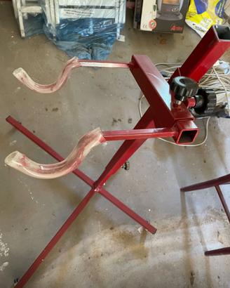 Cavalletto per la manutenzione delle biciclette