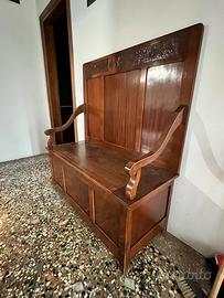 Cassapanca in arte povera