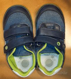 Scarpe bimbo Chicco con strep n. 26