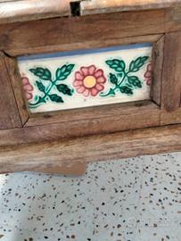 tavolo vintage in legno stile coloniale