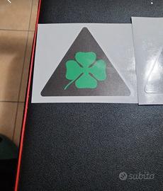 coppia adesivi quadrifoglio verde sfondo nero 