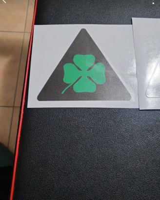 coppia adesivi quadrifoglio verde sfondo nero 