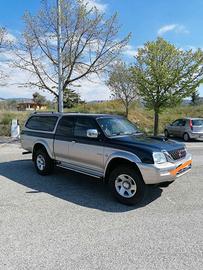 Mitsubishi l 200  autocarro 4x4