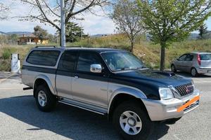 Mitsubishi l 200  autocarro 4x4