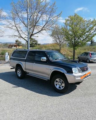 Mitsubishi l 200  autocarro 4x4