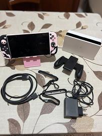 Nintendo Switch OLED e giochi pari al nuovo