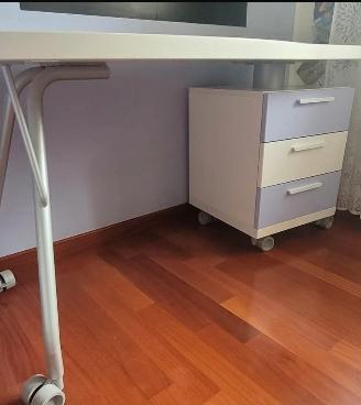 Scrivania bianca con cassettiera Doimo Cityline