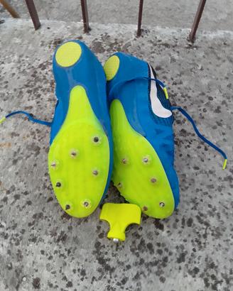 scarpe da corsa in pista