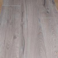 pavimento in laminato nuovo