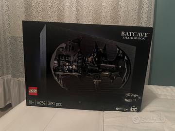 Lego 76252 batcave shadowbox